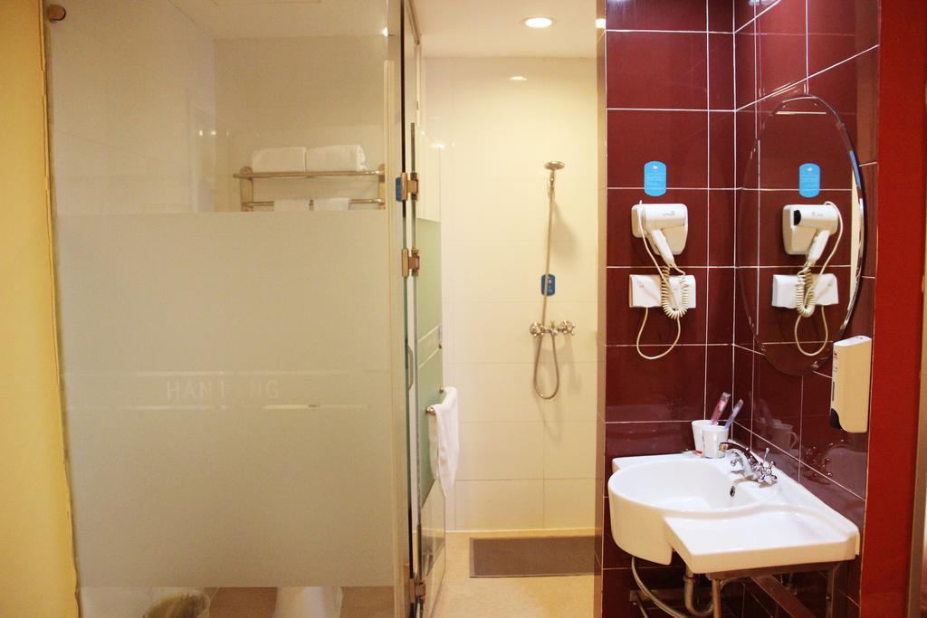 Hanting Express Shanghai Xinzhuang South Square Room photo