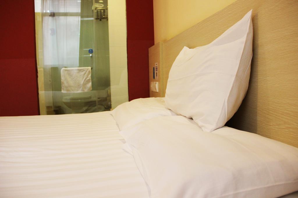 Hanting Express Shanghai Xinzhuang South Square Room photo