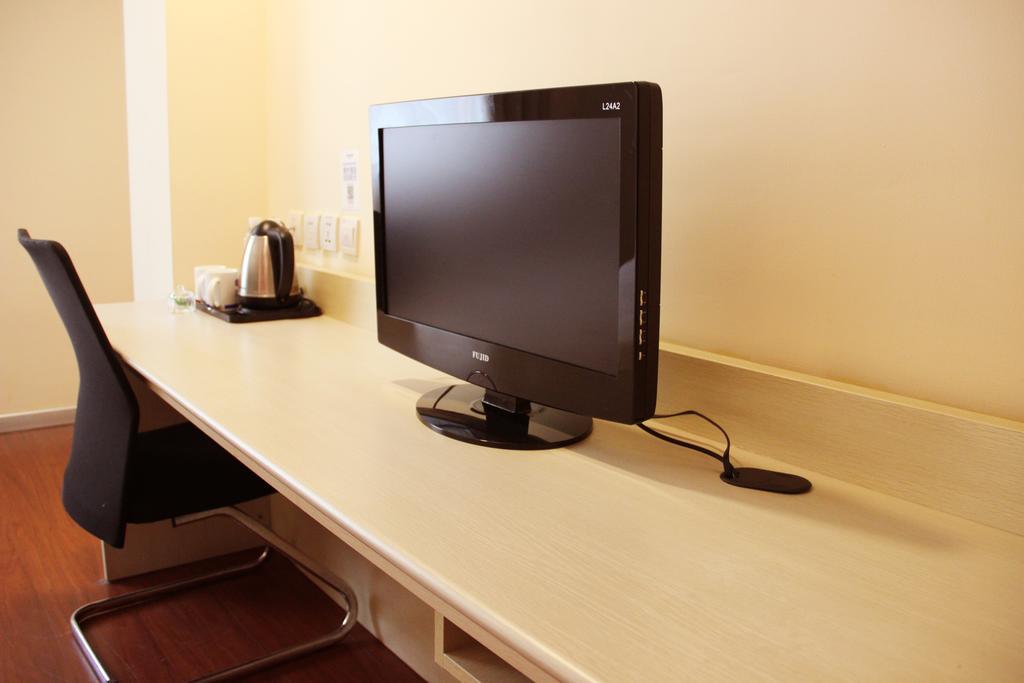Hanting Express Shanghai Xinzhuang South Square Room photo